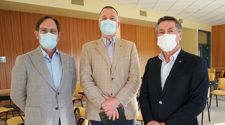 Presentan Proyectos Territoriales Hito a directores de carrera en Puerto Montt