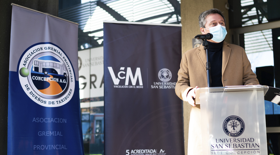 Innovador dispensador de alcohol gel para taxibuses fue diseñado en USS Concepción