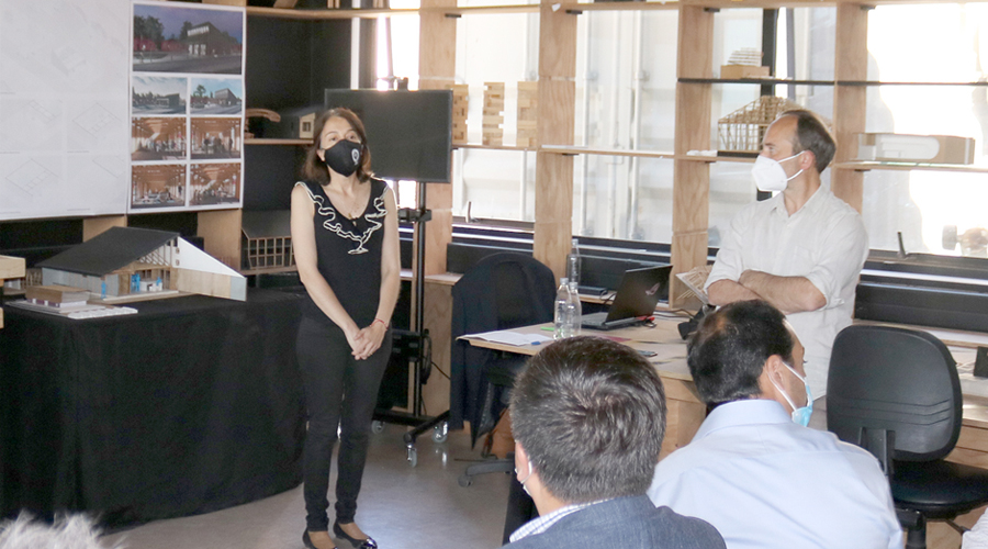 Estudiantes de Arquitectura presentaron diseño de vivienda social a autoridades