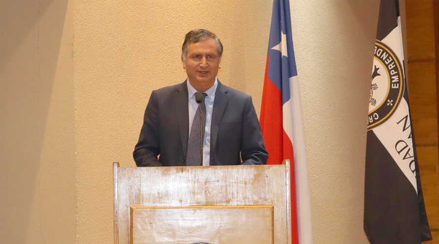 Doctor-Armando-Cartes-presentó-clase-inaugural-de-Derecho-de-USS-Concepción-2