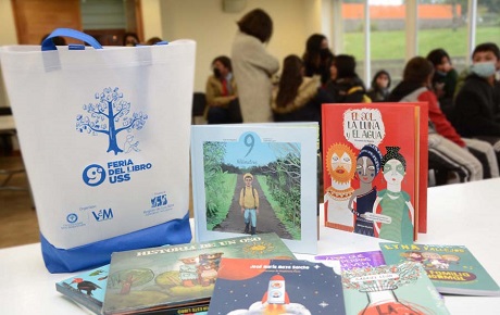 U. San Sebastián entrega libros a 77 escuelas rurales de Los Ríos