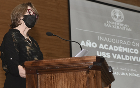 Premios nacionales inauguraron año académico en la sede Valdivia