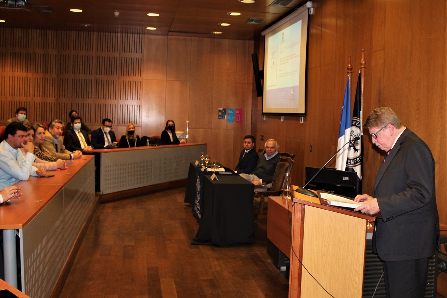 Lanzan manual de Derecho Penal Chileno en la Universidad San Sebastián